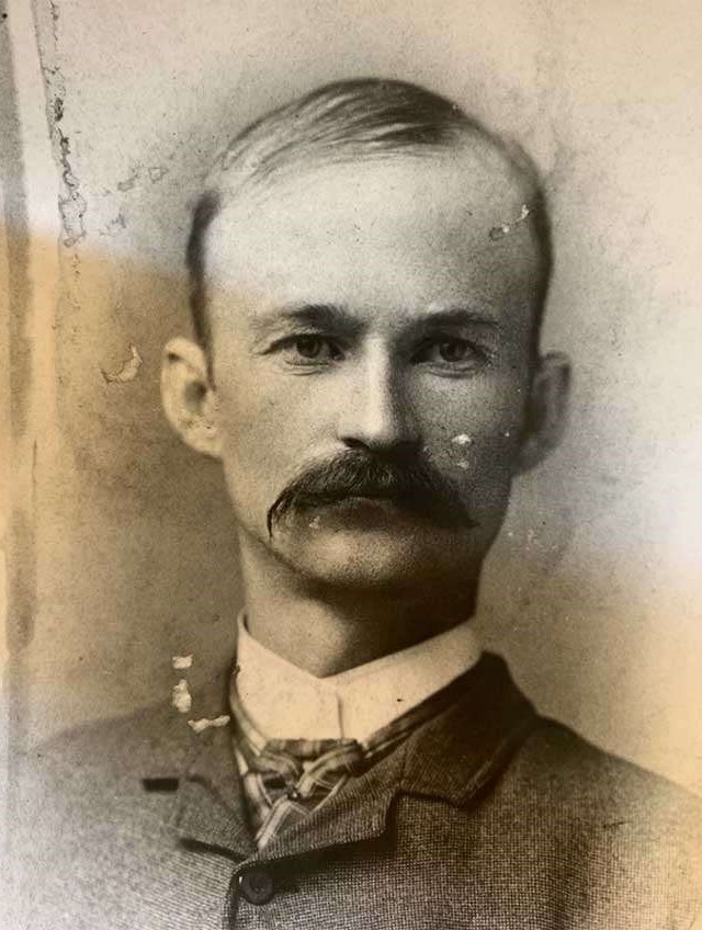 Джон Мозес Браунинг около 1890 года.