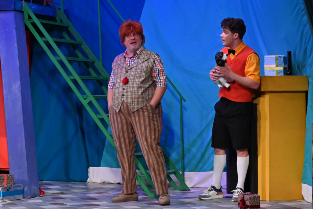 Карслон прилетел в Донецк /Фото: пресс-служба Донецкой муздрамы