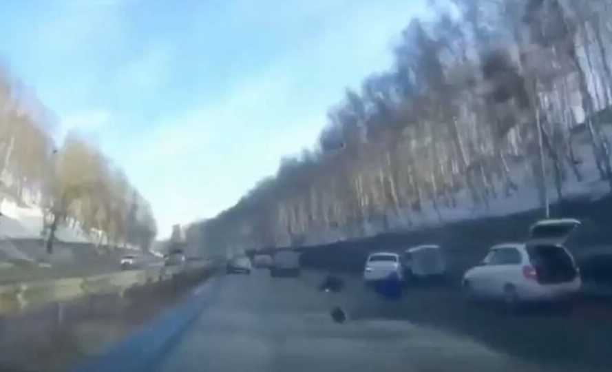 Смертельные "шашечки": пьяный мигрант насмерть сбил пенсионера и пытался сбежать на родину