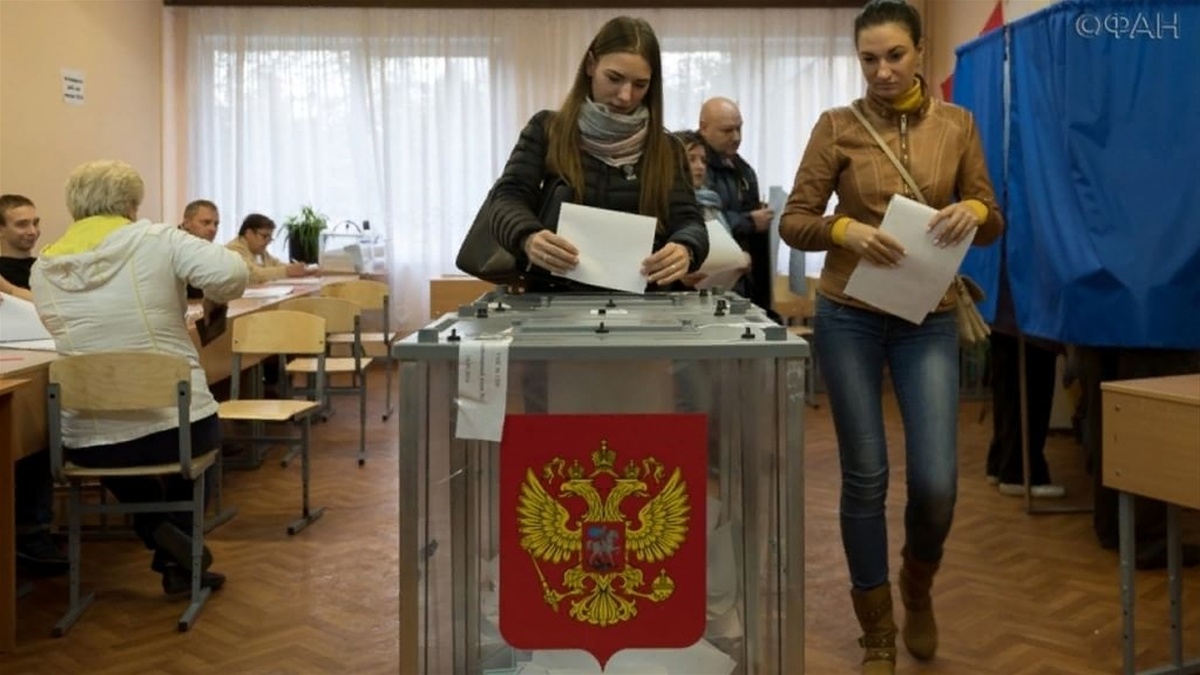 Девчата на выборах!