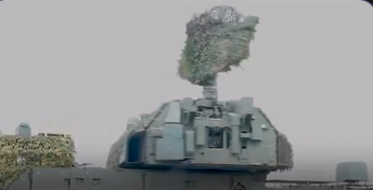 В Поволжье гремели взрывы, тушат пожары: беспилотник влетел в многоэтажку