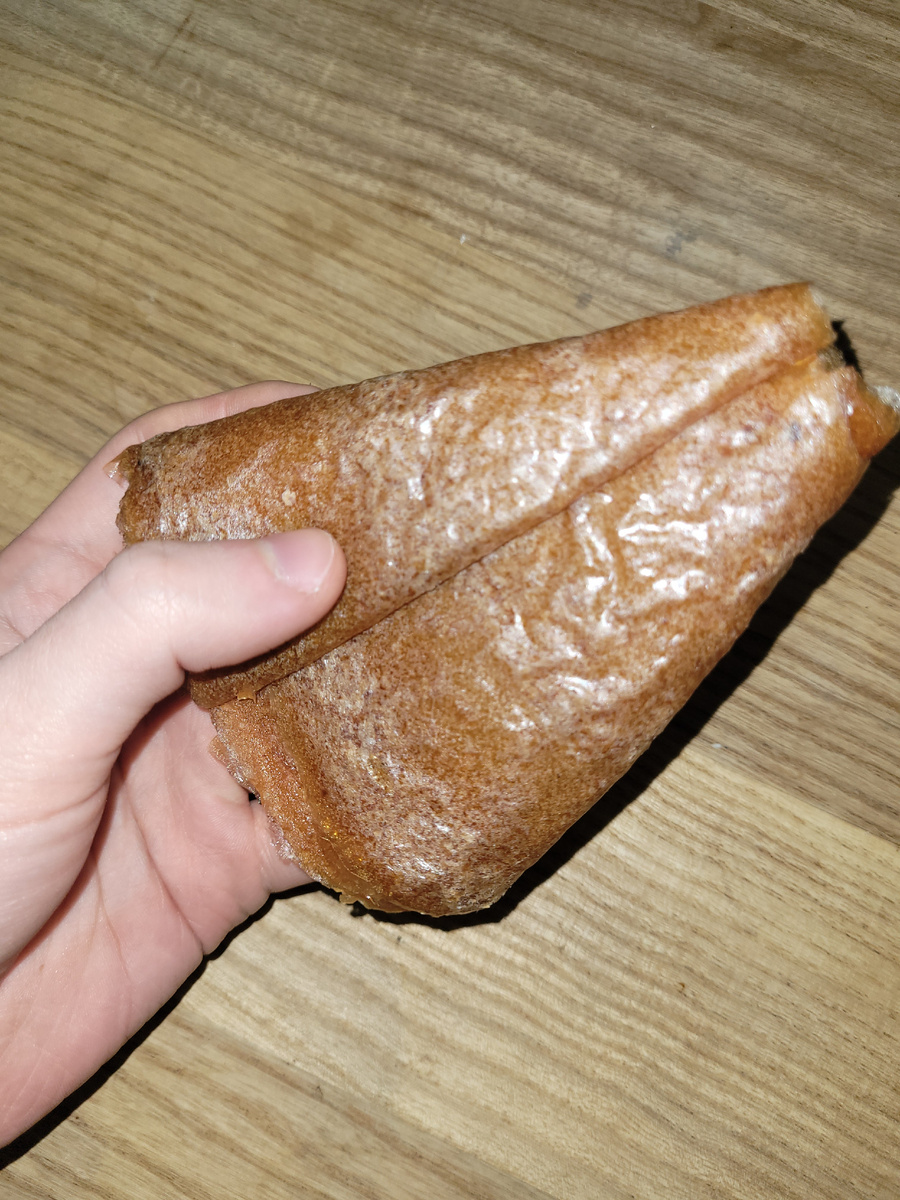 Я уже более десяти лет использую яблочную пастилу (делаю ее сам в сушилке) в своем рационе - это натуральный природный мягкий сорбент, прекрасно впитывающий в себя отработанный холестерин в кишечнике