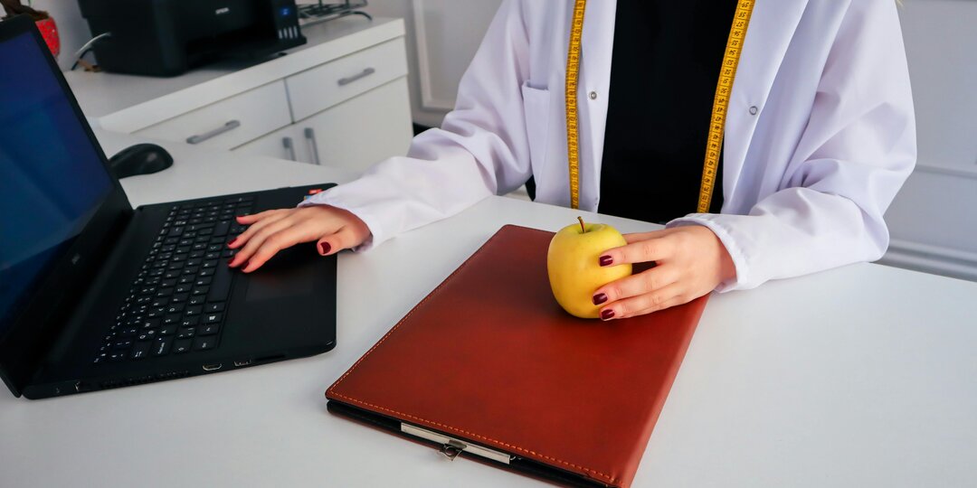 Почему после 35 лет диеты и тренировки перестают работать и что делать вместо этого, пояснила нутрициолог