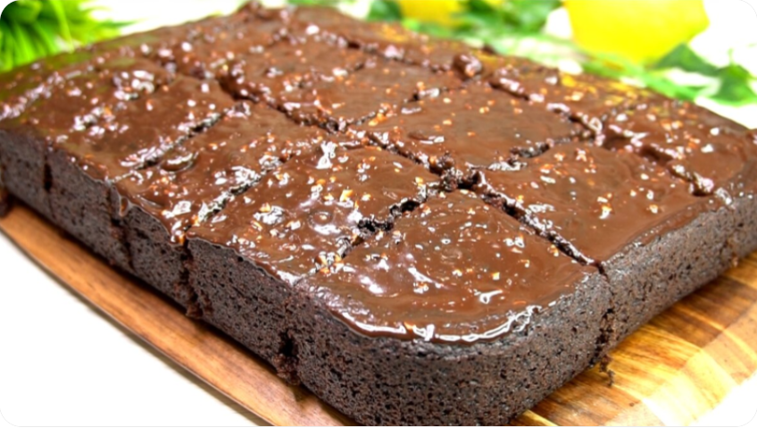 Пирог к чаю под названием «Сумасшедший»: гениальный рецепт из школьной тетрадки, который выручает до сих пор...