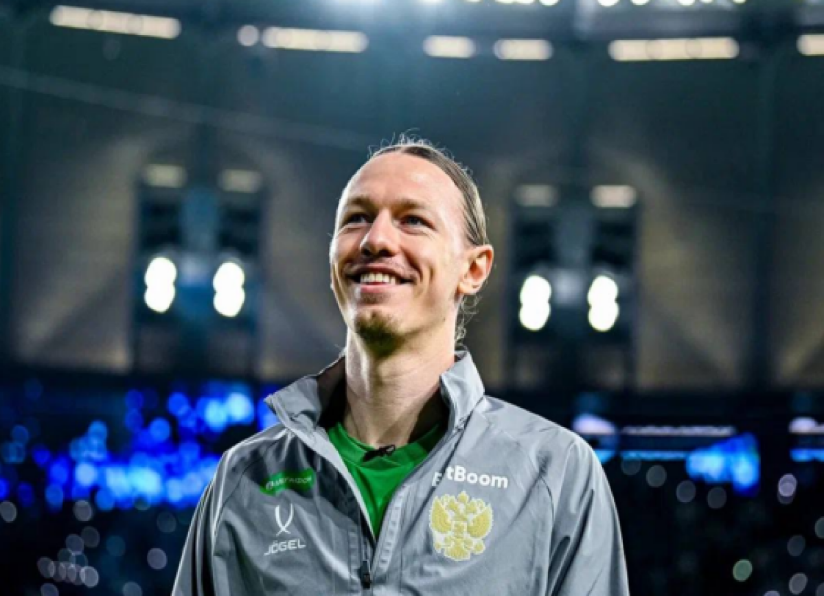     В Париже отреагировали на быстрое возвращение Сафонова из сборной России