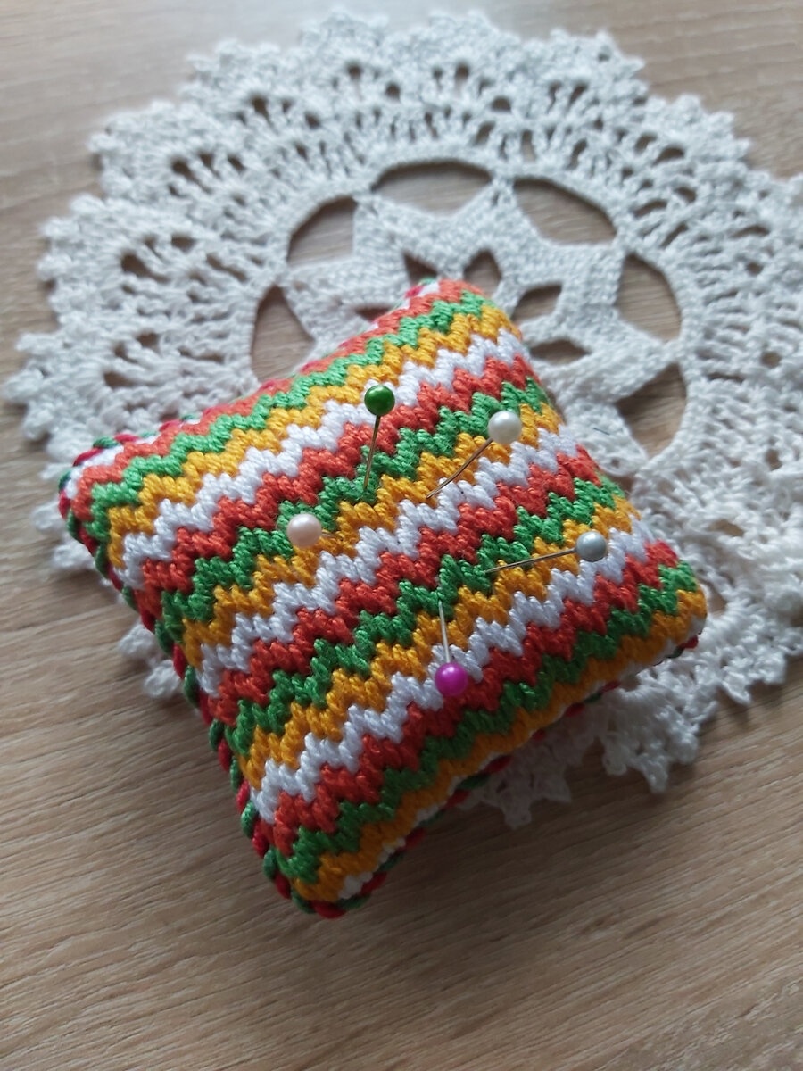 вышивка ирисом, техника барджело