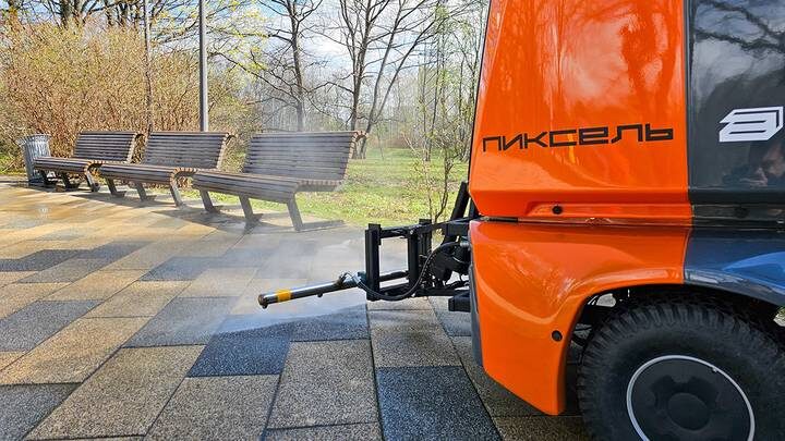 Свыше 13,3 тысячи вентшахт коллекторов промоют в Москве в рамках весенней уборки