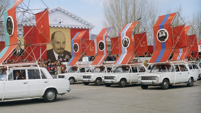 В СССР жили лучше и качественнее, больно но правда: заводов стало больше, производство упало вдвое, а про качество лучше вообще молчать