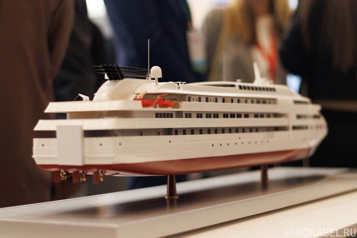Модель пассажирского судна проекта А45−90.2 / Фото: Иван Дуденко, Корабел.Ру  📷
