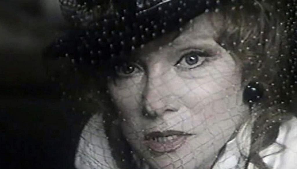 Людмила Гурченко в фильме "Послушай, Феллини!" Михаила Швейцера. 1993 г.