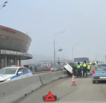    Фото: скриншот видео из тг-канала «Мегаполис | ДТП и ЧП | Санкт-Петербург | Питер»