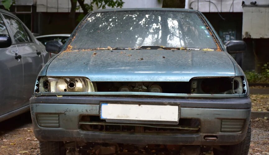 Как бороться с бесхозными автомобилями во дворах?