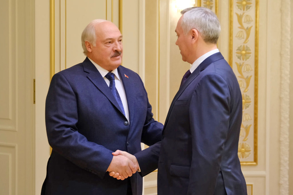    Президент Беларуси Александр Лукашенко и губернатор Андрей Травников. Фото: nso.ru