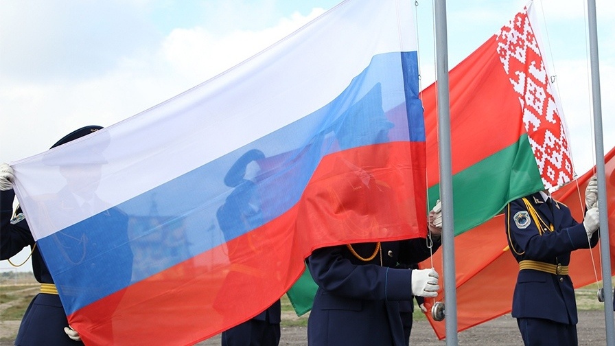     Россия и Белоруссия   
(cc) Минобороны РФ