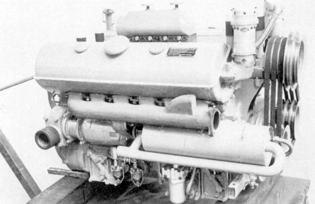 Maybach HL 100, первый немецкий специальный танковый V12.