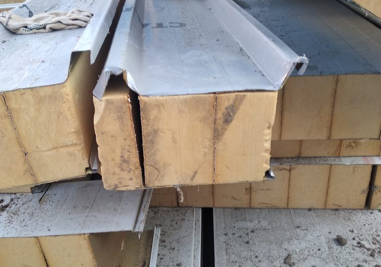 Как отличить качественные сэндвич-панели ПИР от брака? Стук, пустоты и наливная технология