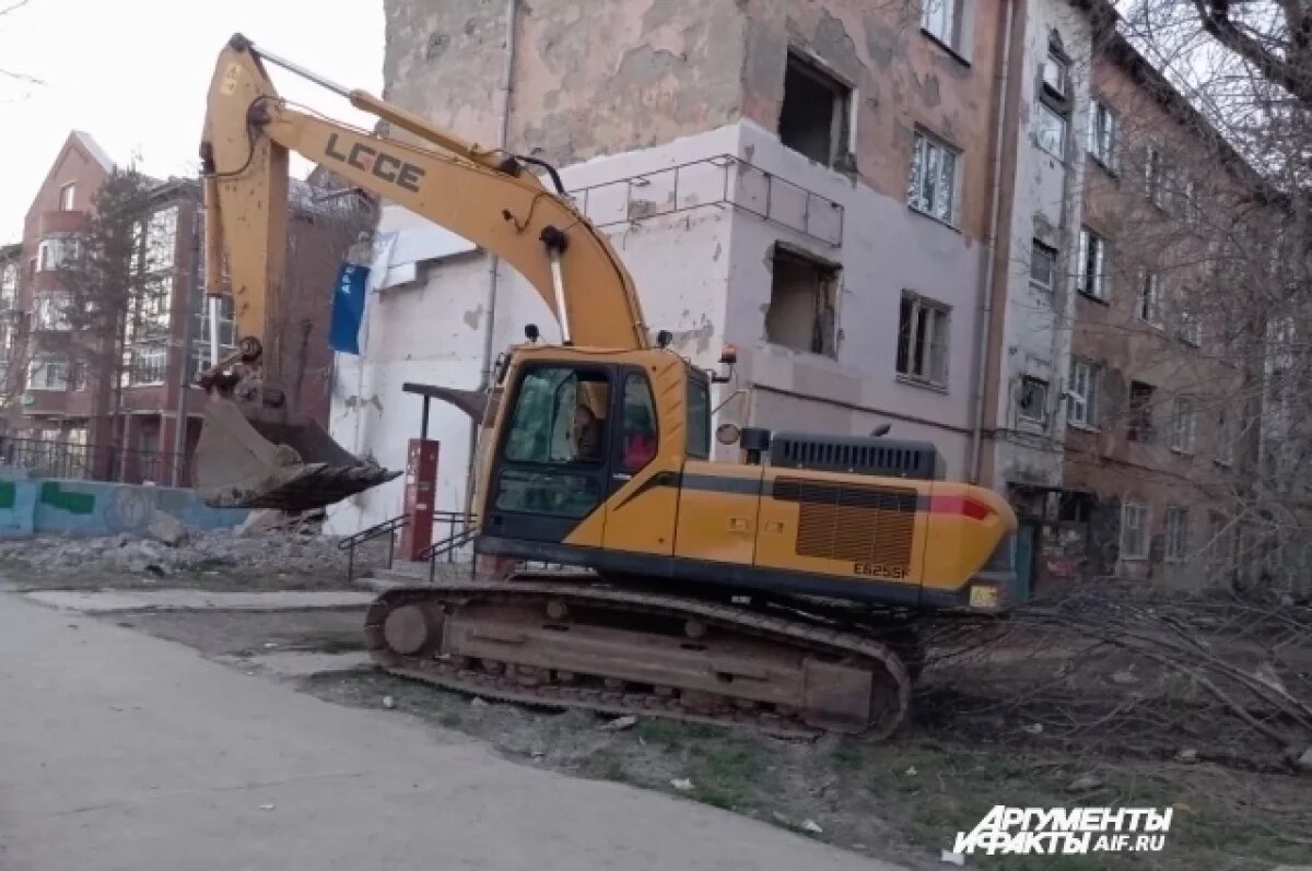    Кинологи не нашли людей под завалами обрушившегося дома в Перми