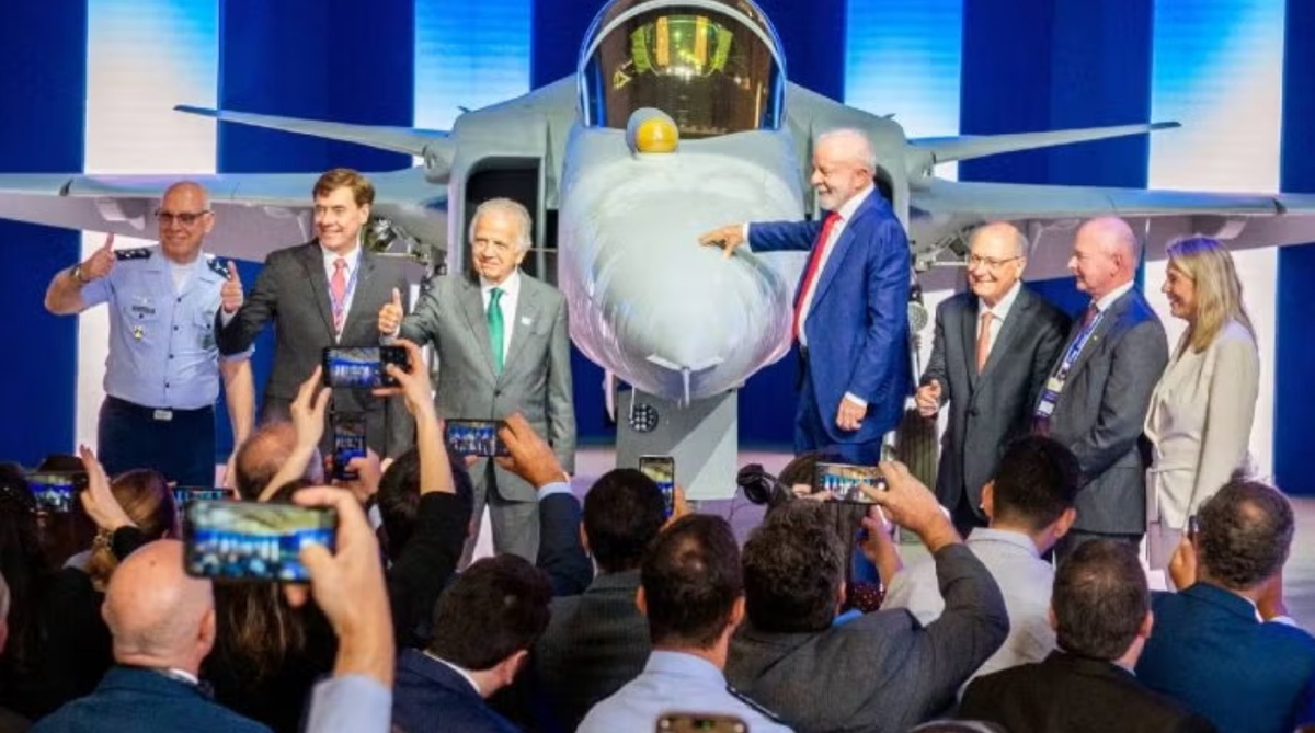 Первый истребитель Gripen E бразильского производства. Фото Saab