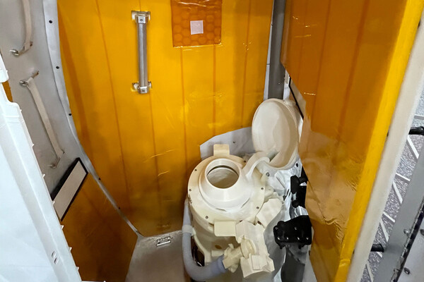    Туалет на космическом корабле Orion / Canadian Space Agency