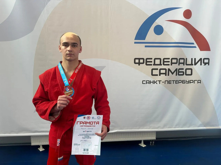     Первое место в весовой категории 71 кг занял студент НовГУ им. Ярослава Мудрого Александр Наумов. Фото: пресс-служба Минспорта по Новгородской области