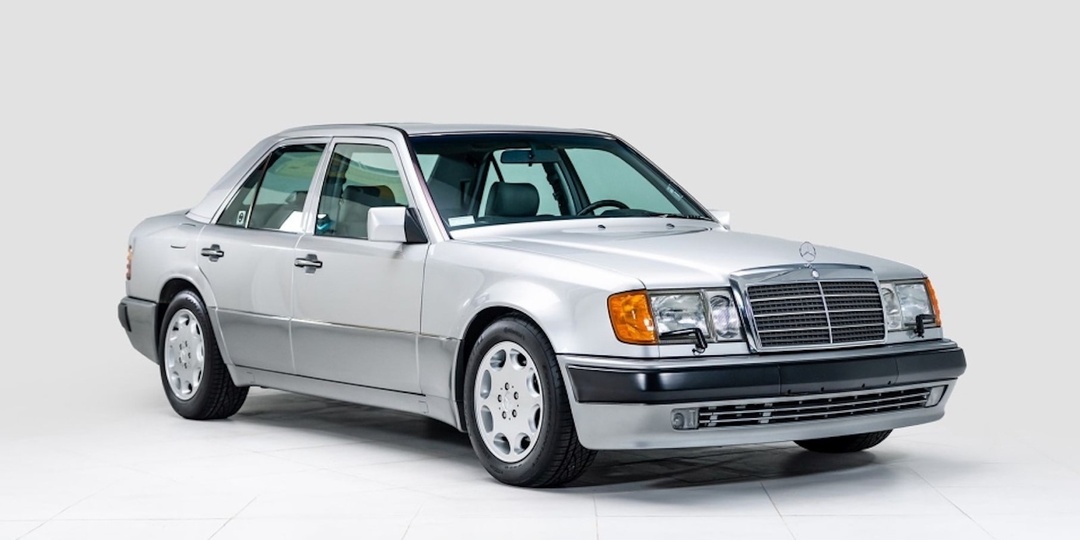 Ошибка или гениальность: зачем Mercedes отдал 500E 1992 на сборку Porsche — и что из этого вышло