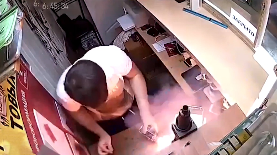 ФОТО: Кадр программы "Как устроен мир", РЕН ТВ