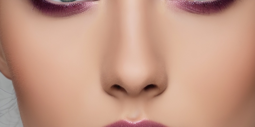 Идеи макияжа для зеленых глаз использование сливовых теней