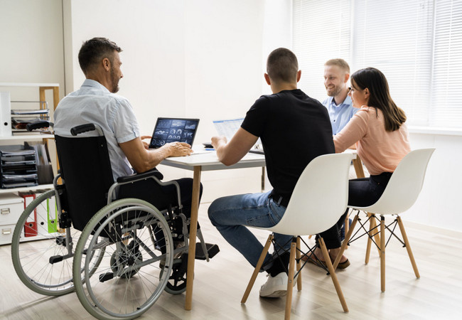 Две трети людей с инвалидностью в Испании остаются без работы — рекорд занятости не спасает ситуацию