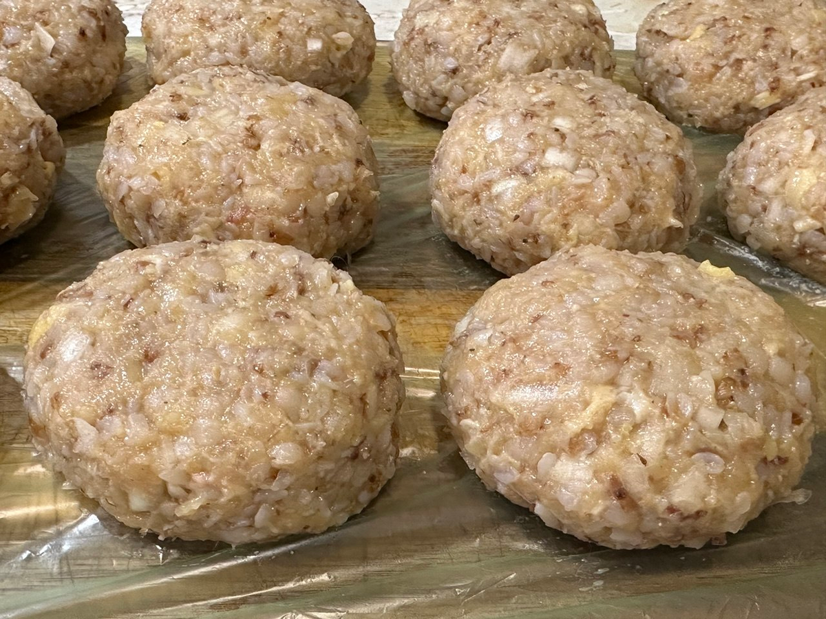 Приготовление гречаных котлеток. Фото автора