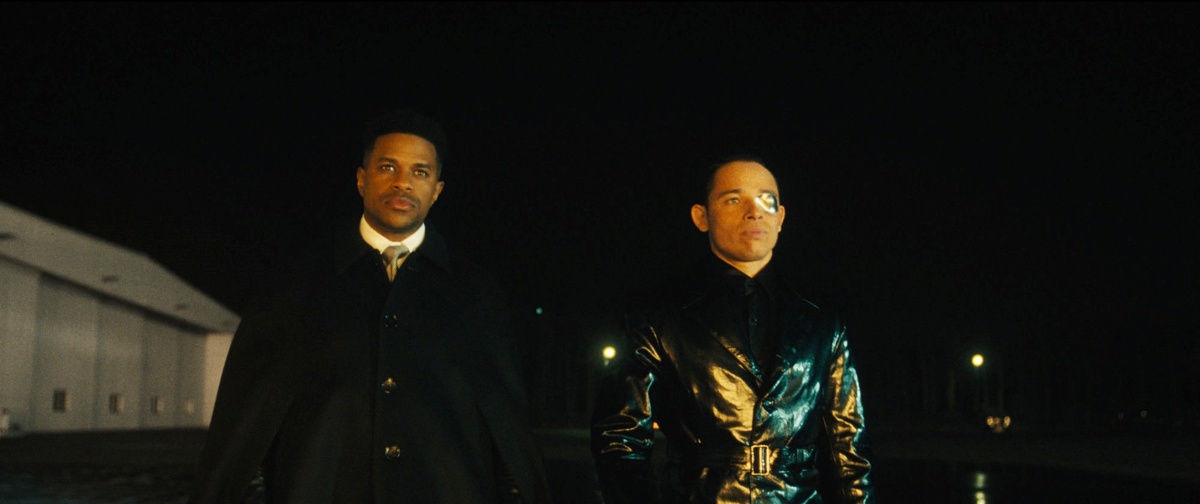 Jeremy Pope и Anthony Ramos — дуэт, который добавляет истории тревоги и странной харизмы. Промокадр FX.