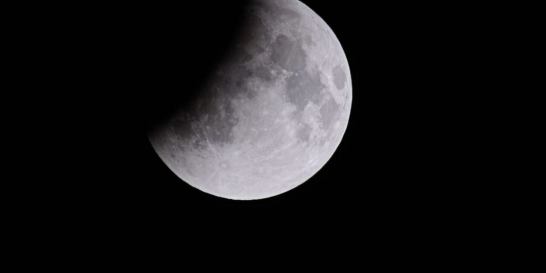 Астронавты, полетевшие на Луну, остались без туалета