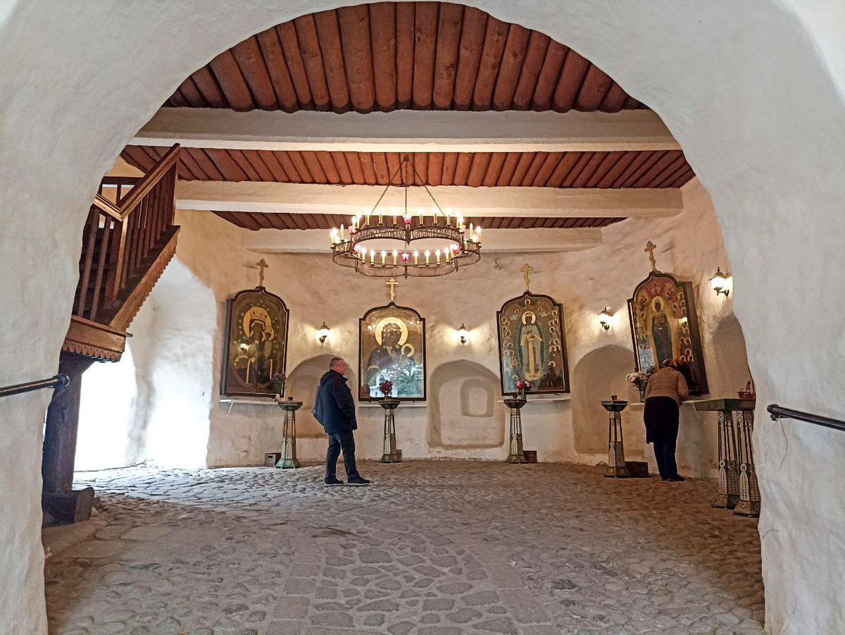 В РПЦ заявили о библейском проклятии для потомков ударивших по Свято-Николаевскому собору.  Фото: Фото: ФедералПресс / Татьяна Буторина