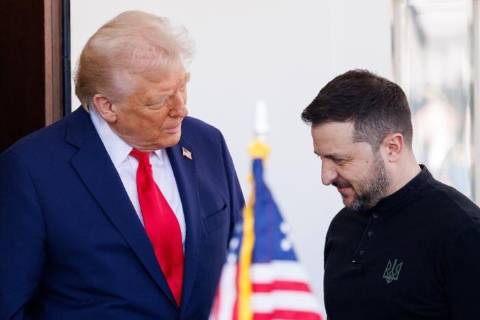 Дональд Трамп и Владимир Зеленский. Обложка © Shutterstock / FOTODOM / Joshua Sukoff