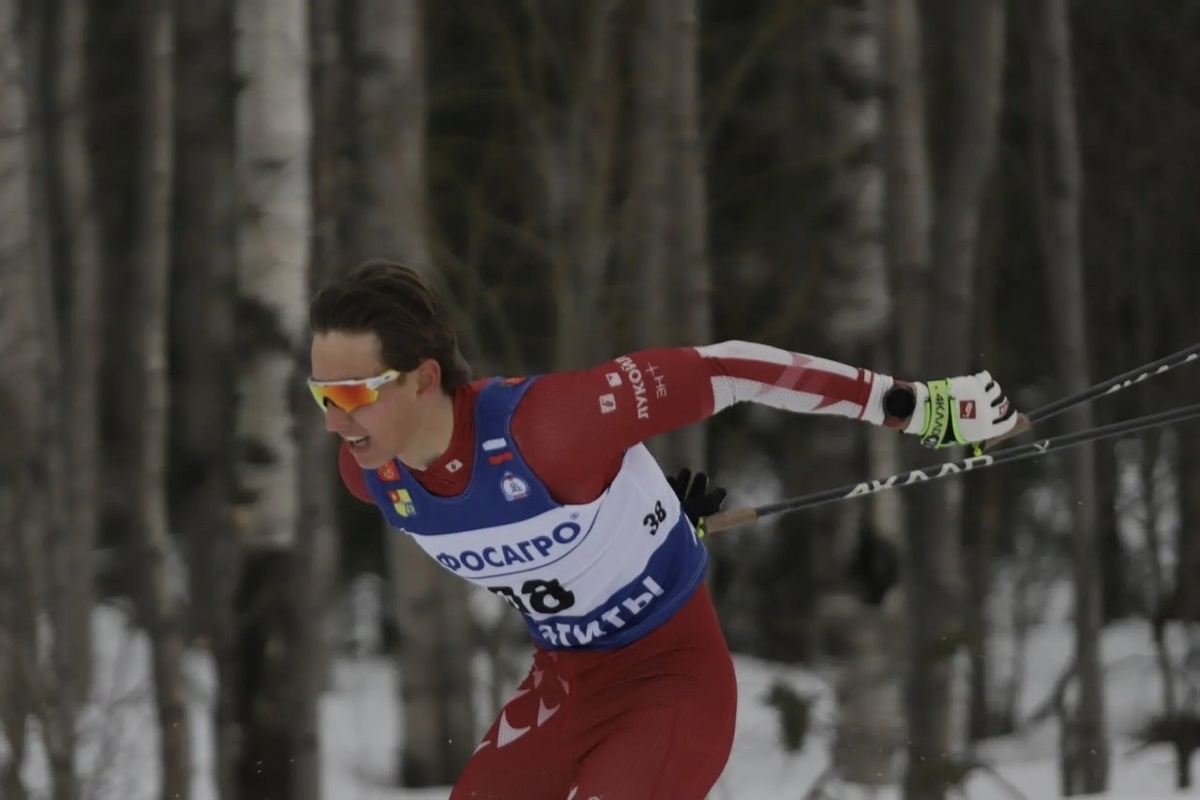    Савелий Коростелев на Кубке мира бегал на югорских лыжах Сергея Устюгова