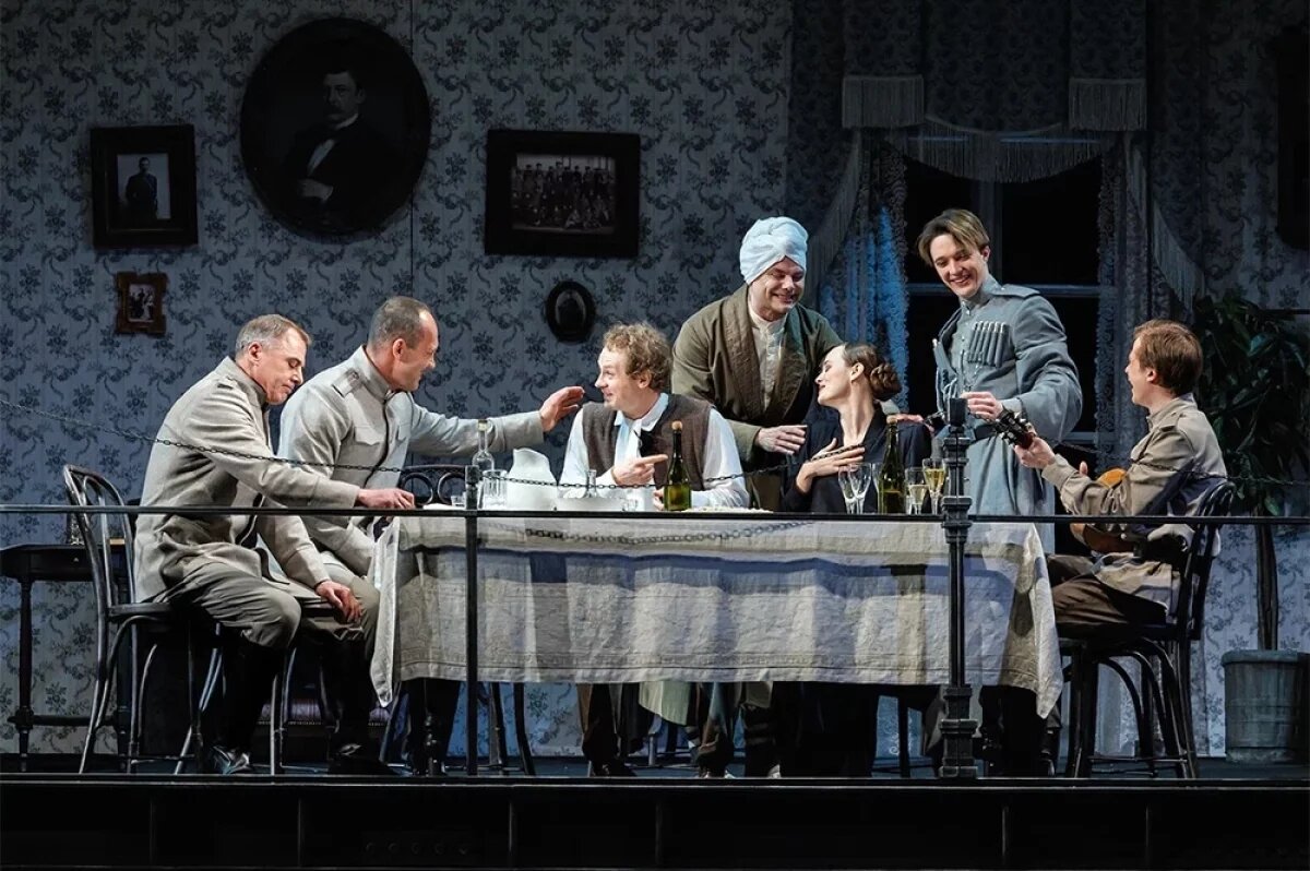    Сквозной для Булгакова стала тема Дома.