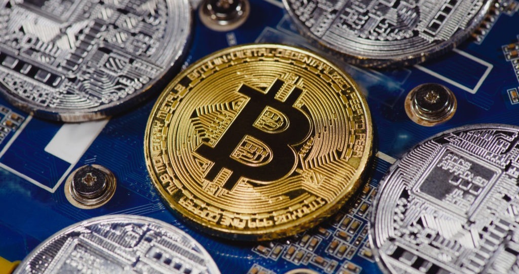 Биткоин развернулся вместе с акциями