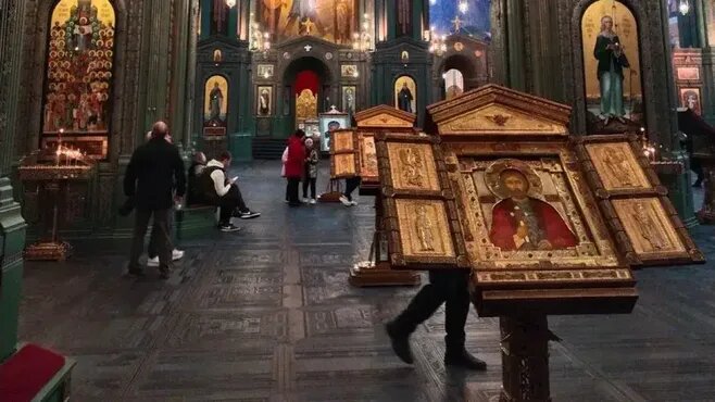 Сильные молитвы о здравии: обращения к Николаю Чудотворцу, Матроне и Пантелеймону — 12 текстов для тяжелых дней