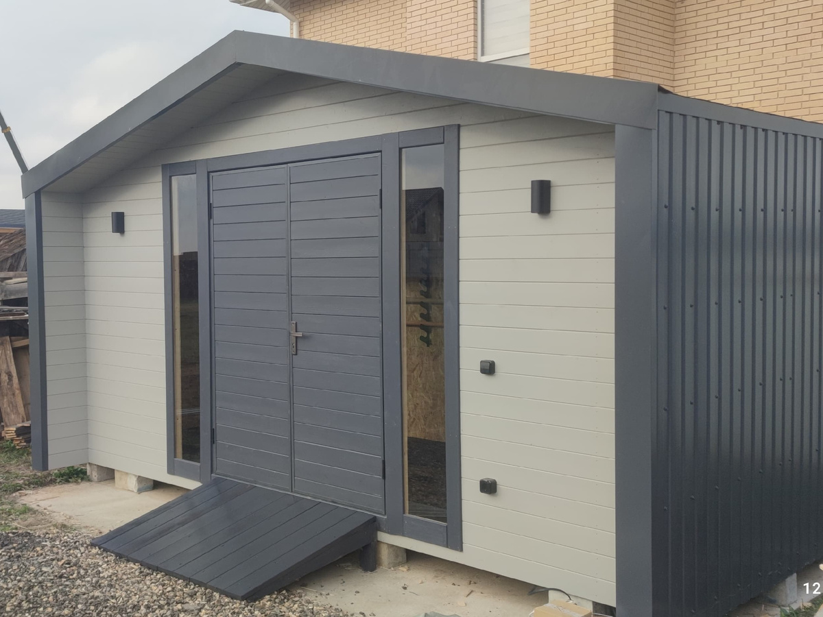 Профлист графитовый, вагонка покрыта Акватекс Сканди цвет "Альпийское утро"