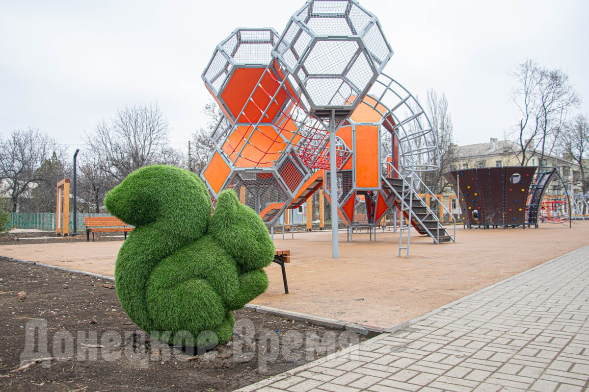 Парк Энергетиков в Донецке пришелся жителям города по душе. Есть лишь одна проблема…/ Фото: Давид Худжец
