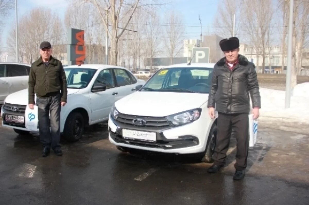    Двум пострадавшим на производстве ульяновцам вручили автомобили