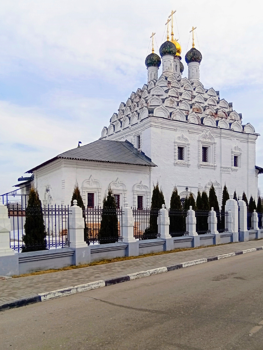 Улица Посадская, 18. Церковь Николы на Посаде. Фото из личного архива автора.