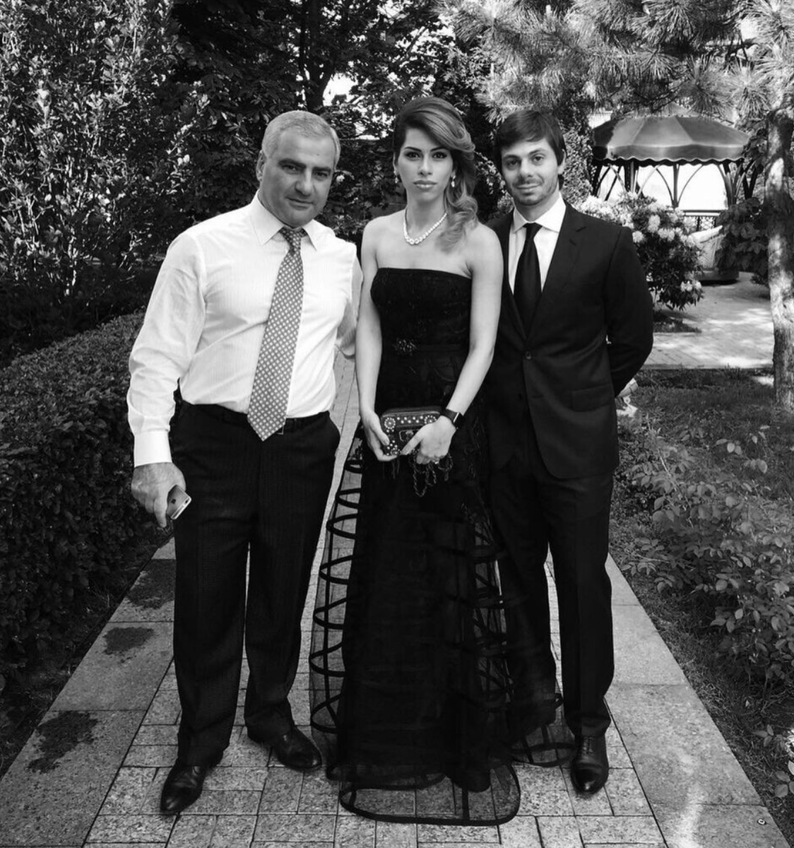 Тата с отцом и мужем