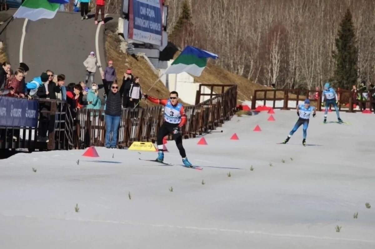    Юношеская сборная Коми завоевала золото на соревнованиях по лыжным гонкам