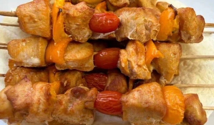 Шашлык из куриных грудок.