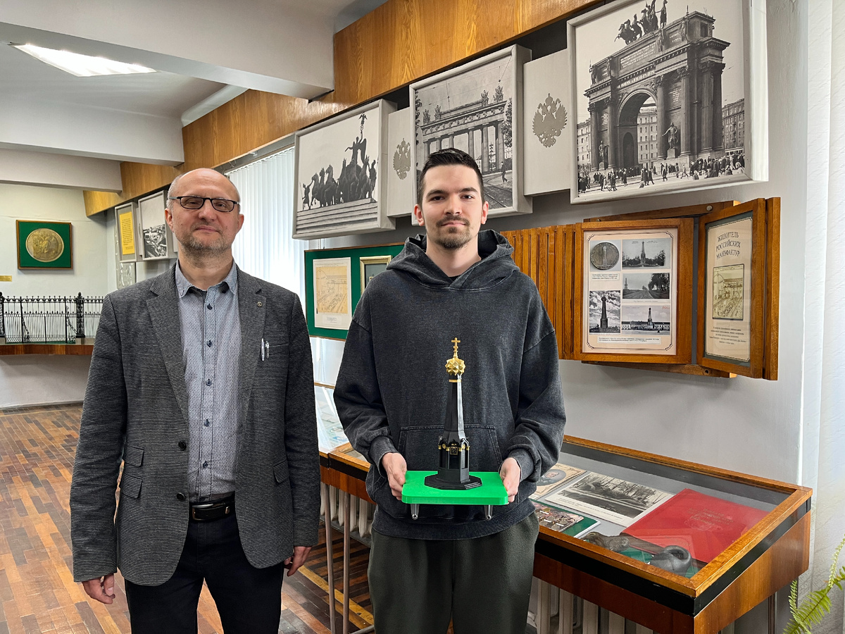 Владислав Юрьевич Анушенко и Артем Скляренко, ЗАО "ЦНИИ СМ"