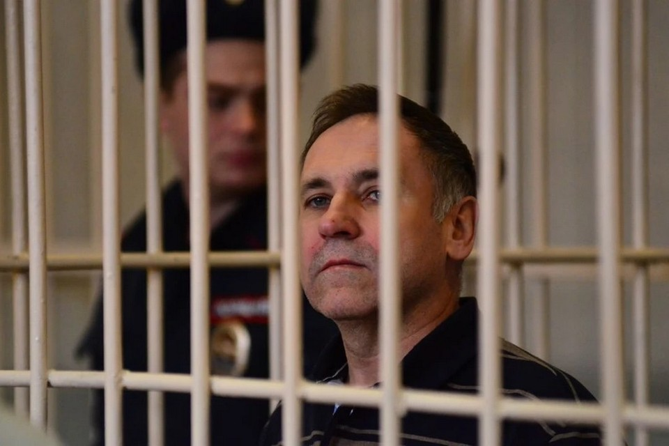 С новосибирского маньяка Евгения Чуплинского принудительно взыскивают более 4,8 млн рублей. Фото: Влад КОМЯКОВ 