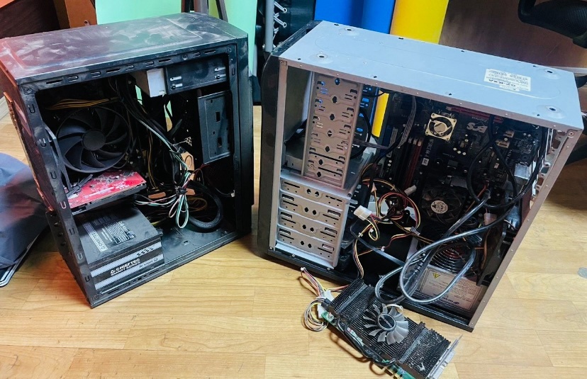 6 плат из старых компьютеров, за которые в скупке за 1 кг. платят до 4 тыс. рублей