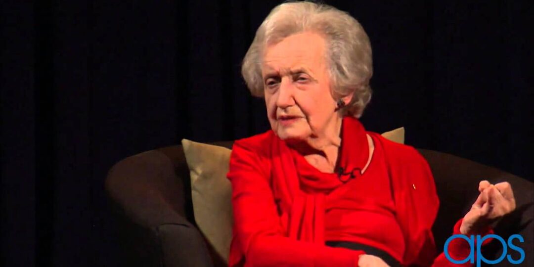 «Порвала все стереотипы о возрасте»: как удается в 107 лет преподавать в университете