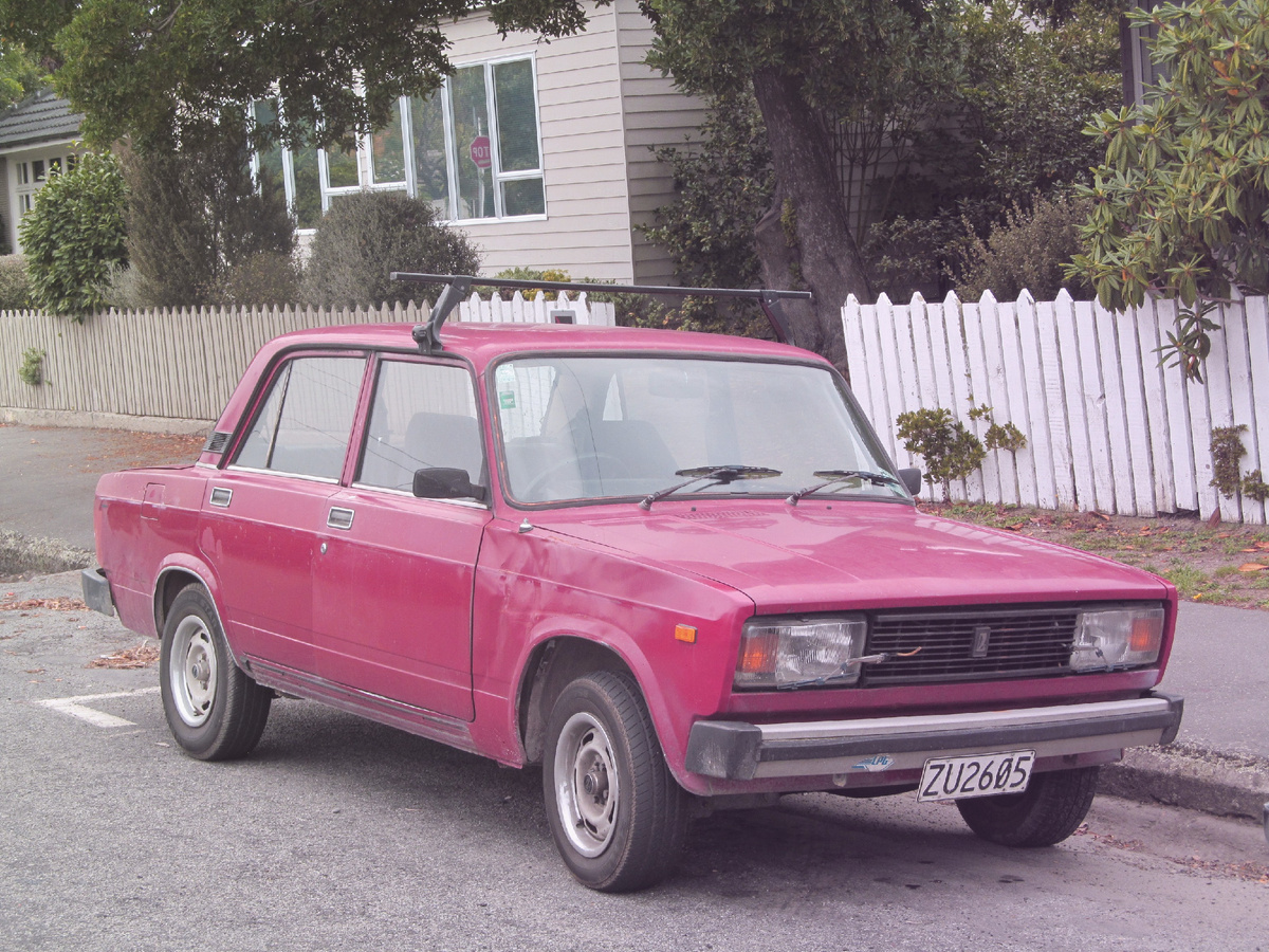 Lada Nova (ВАЗ-2105) — именно эту модель в СССР считали «оружием» для завоевания американского рынка. Простая конструкция и низкая цена должны были стать её главными козырями.