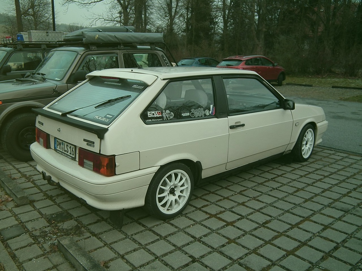 Lada Samara (ВАЗ-2108) с передним приводом могла бы составить конкуренцию американским малолитражкам, если бы не политический кризис и санкции.